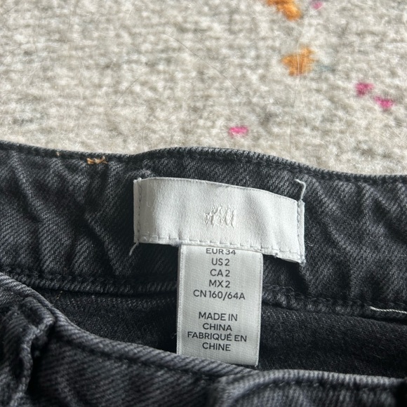 H&M Jean Shorts! 🩳 - Picture 2 of 2